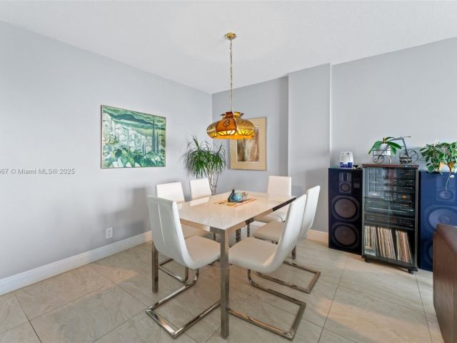 Apartment for sale  Unit #1722 - photo 7446953