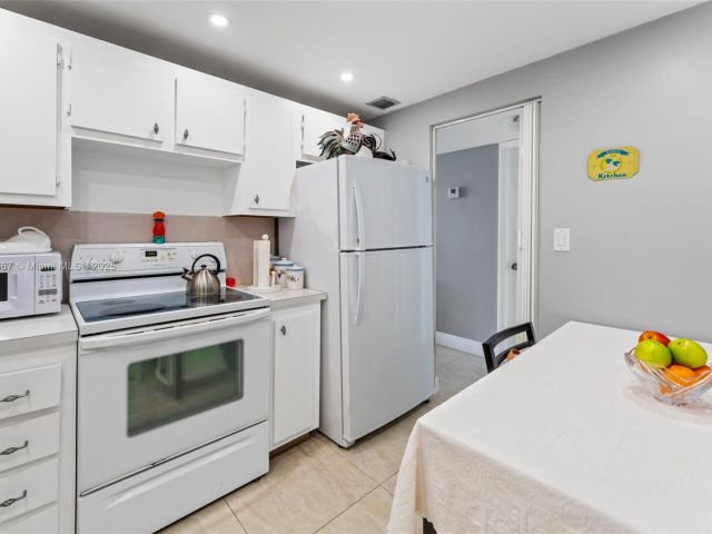 Apartment for sale  Unit #1722 - photo 7446955