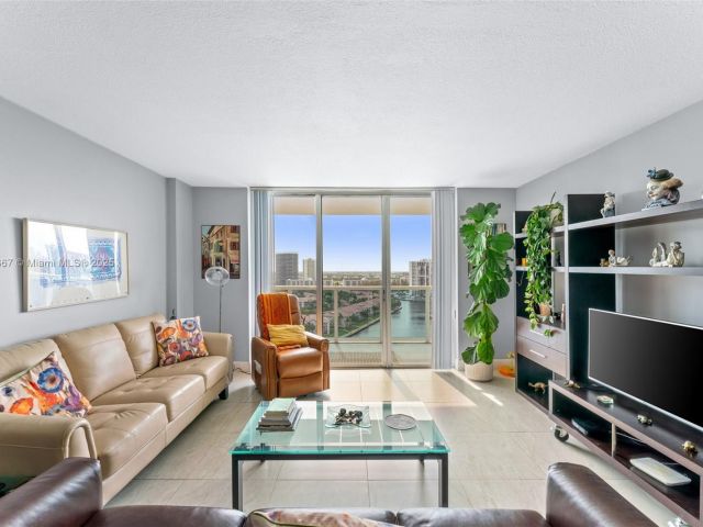 Apartment for sale  Unit #1722 - photo 7446958