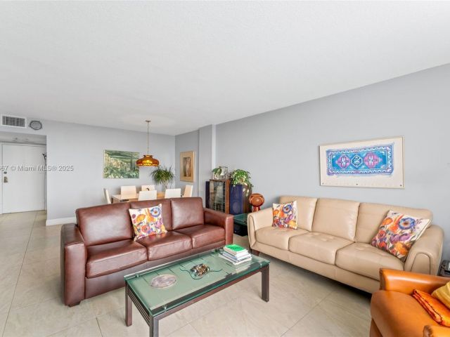 Apartment for sale  Unit #1722 - photo 7446960