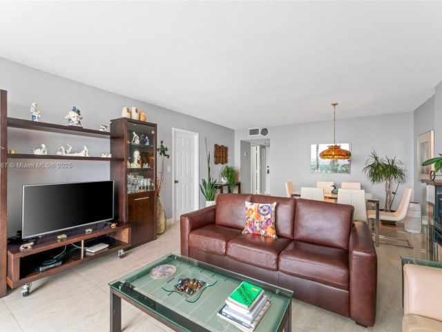 Apartment for sale  Unit #1722 - photo 7446962