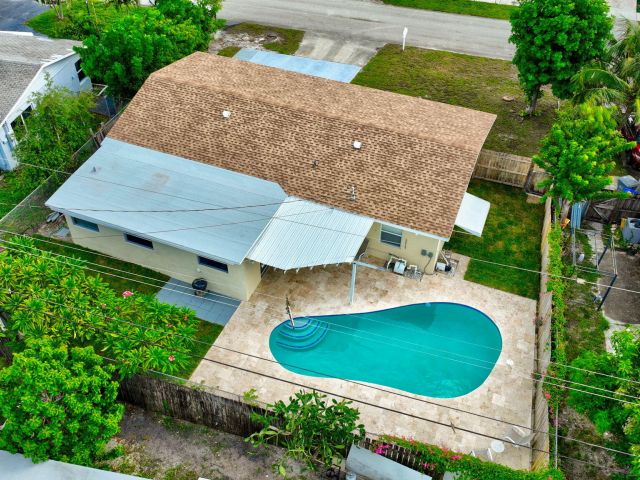 Home for sale at 2841 NE 8th Terrace - photo 6645304