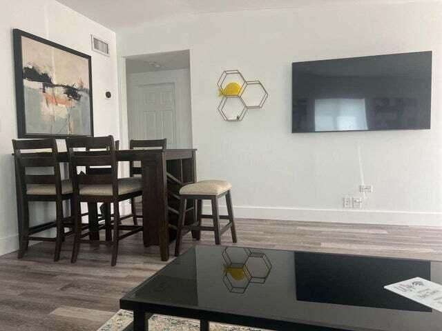 Home for rent at 161 NE 15th Terrace - photo 6644455