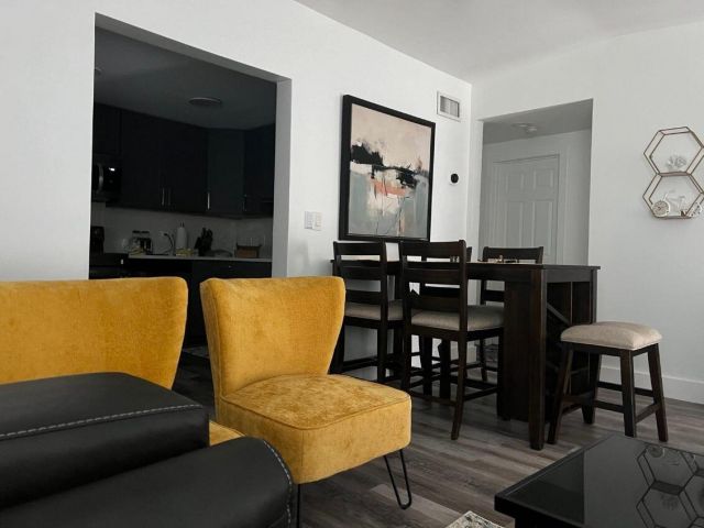 Home for rent at 161 NE 15th Terrace - photo 6644457