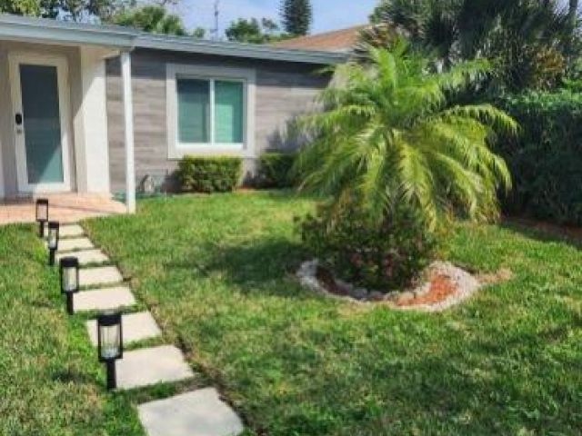 Home for rent at 161 NE 15th Terrace - photo 6644461