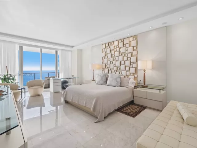 3-bedroom condo for sale in Bal Harbour - 9705 Collins Ave 1402N - MondialRealty