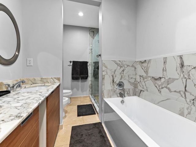 Home for rent at 150 NE 6th Avenue E - photo 6630614