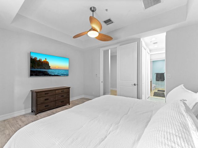 Home for rent at 150 NE 6th Avenue E - photo 6630615