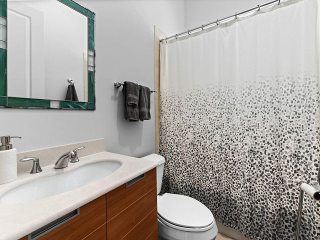 Home for rent at 150 NE 6th Avenue E - photo 6630617