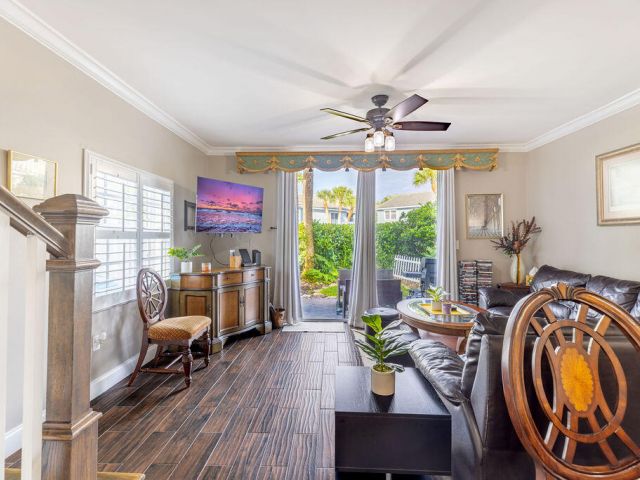 Home for rent at 1038 Jeffery Street - photo 6644484