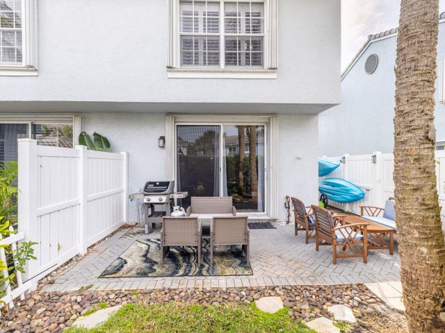 Home for rent at 1038 Jeffery Street - photo 6644491