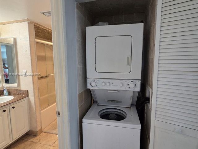 Apartment for rent  Unit #L18 - photo 7442043