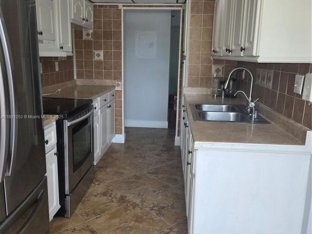 Apartment for rent  Unit #L18 - photo 7442071