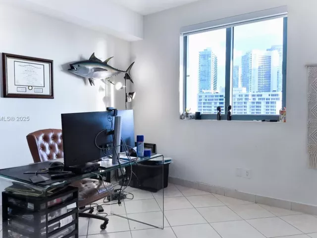 2-bedroom condo for sale in Miami - 601 NE 36th St 2206 - MondialRealty