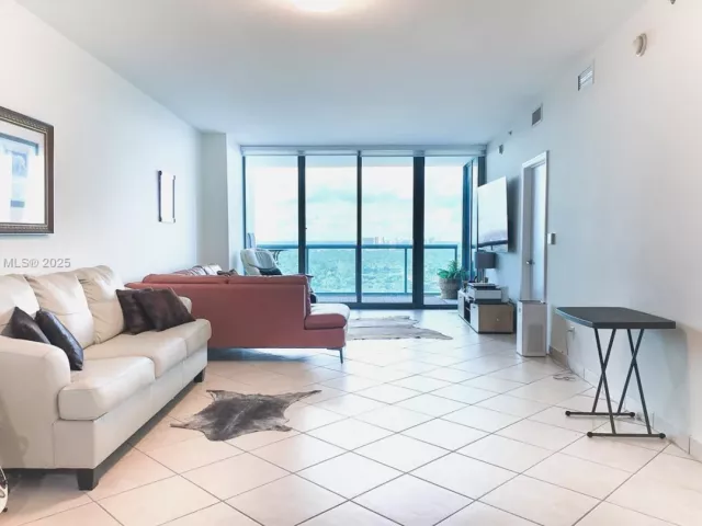 2-bedroom condo for sale in Miami - 601 NE 36th St 2206 - MondialRealty