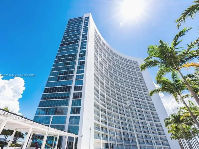 2-bedroom condo for sale in Miami - 601 NE 36th St 2206 - MondialRealty