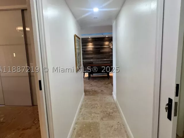 2-bedroom home for rent in Miami Beach - 6917 Collins Ave PH09 - MondialRealty