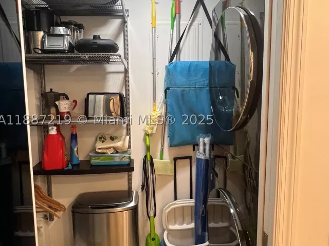 2-bedroom home for rent in Miami Beach - 6917 Collins Ave PH09 - MondialRealty