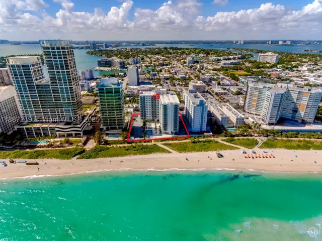 2-bedroom home for rent in Miami Beach - 6917 Collins Ave PH09 - MondialRealty