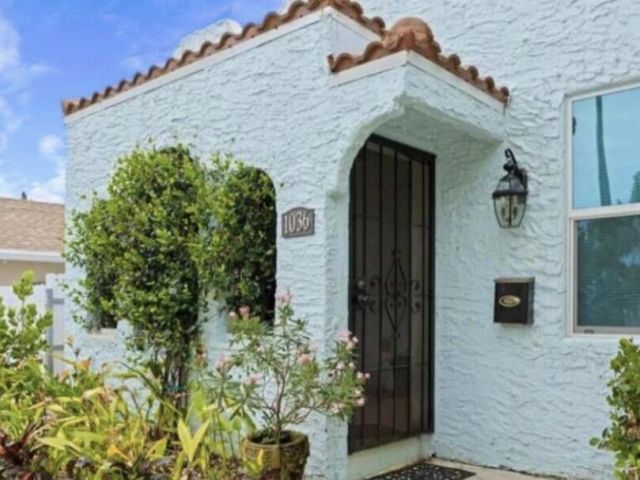 Home for rent at 1036 Francis Street - photo 6628575