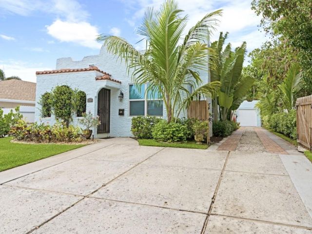 Home for rent at 1036 Francis Street - photo 6628576