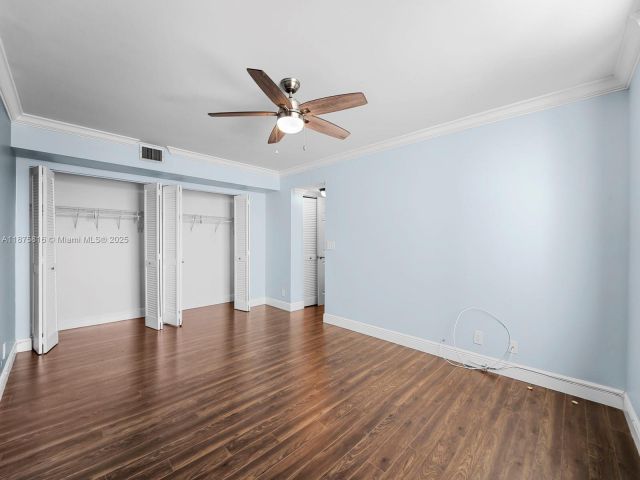 2-bedroom condo for sale in Hollywood - 2301 S Ocean Dr 307 - MondialRealty