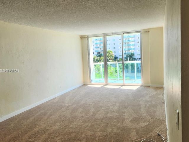 1-bedroom condo for sale in Sunny Isles Beach -  - MondialRealty
