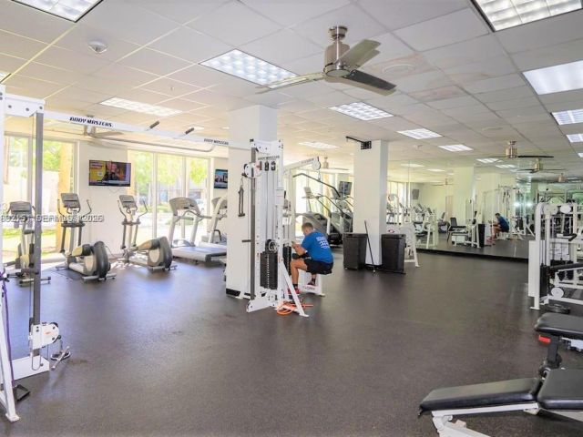 1-bedroom condo for sale in Sunny Isles Beach -  - MondialRealty