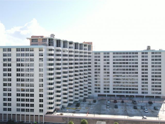 Apartment for sale  Unit #736 - photo 7443695