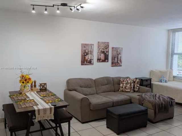 Apartment for sale  Unit #736 - photo 7443701