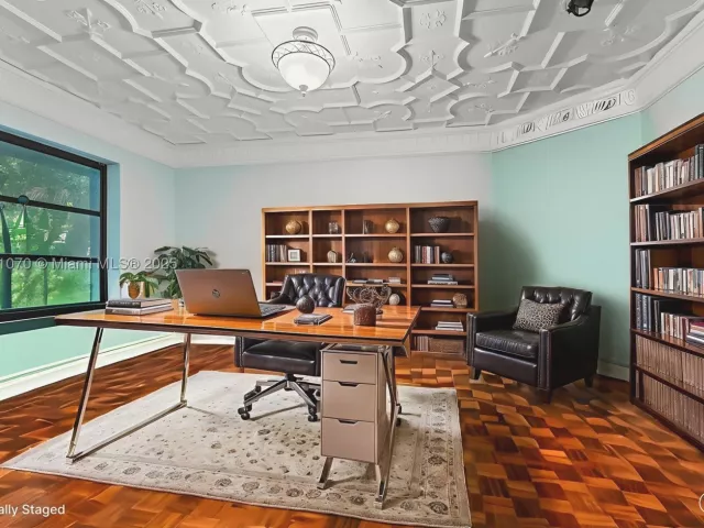 5-bedroom home for sale in Pompano Beach - 3260 Lakeview Dr - MondialRealty