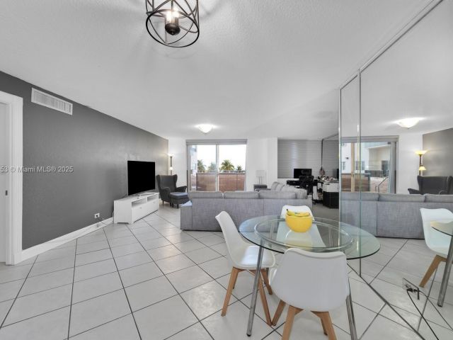 Apartment for rent  Unit #311 - photo 7438284