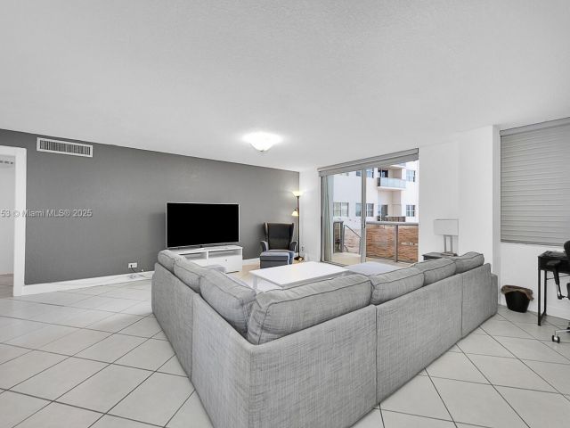 Apartment for rent  Unit #311 - photo 7438285