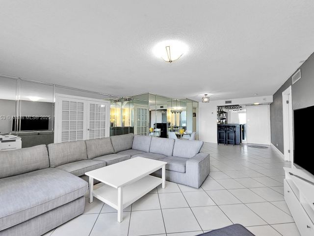 Apartment for rent  Unit #311 - photo 7438286