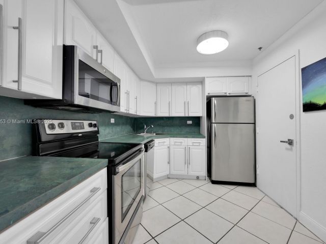 Apartment for rent  Unit #311 - photo 7438288