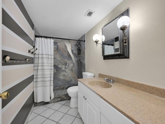 Apartment for rent  Unit #311 - photo 7438293