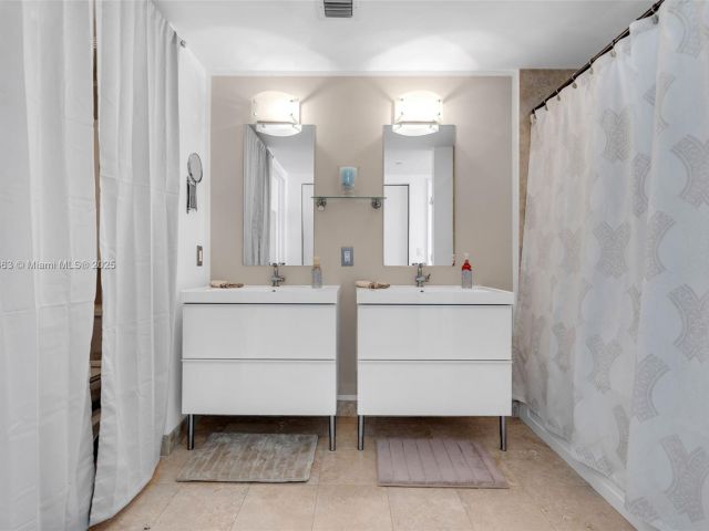 Apartment for sale  Unit #1601 - photo 6630025