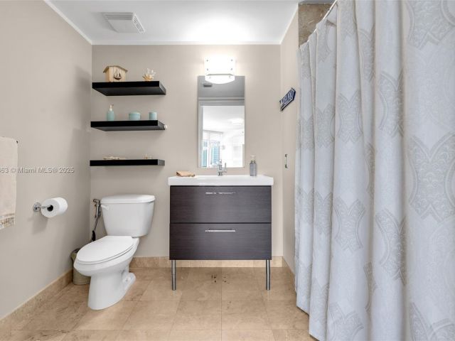 Apartment for sale  Unit #1601 - photo 6630032