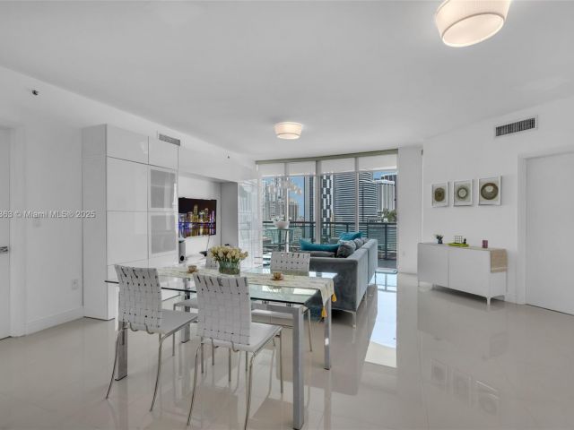 Apartment for sale  Unit #1601 - photo 6630036