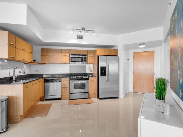 Apartment for sale  Unit #1601 - photo 6630038