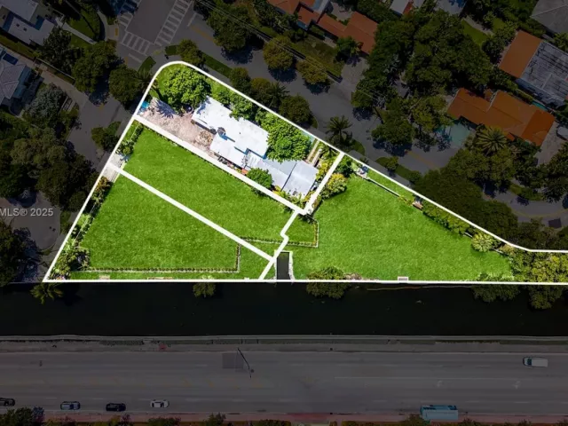 5-bedroom home for sale in Miami Beach - 1800 Michigan Ave - MondialRealty