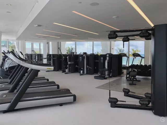 4-bedroom condo for sale in Sunny Isles Beach - 16901 Collins Ave 805 - MondialRealty