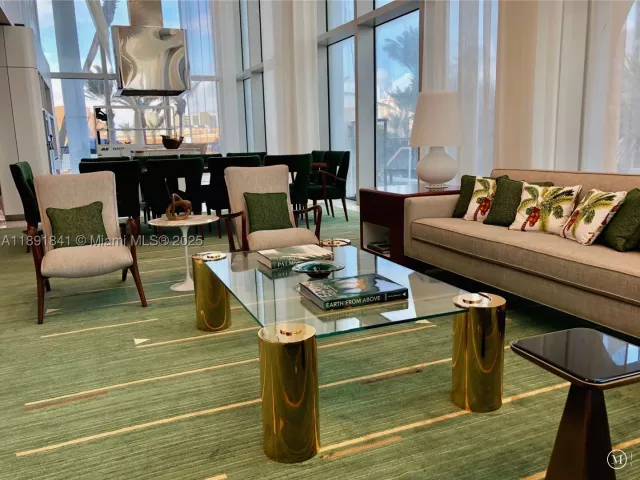 4-bedroom condo for sale in Sunny Isles Beach - 16901 Collins Ave 805 - MondialRealty