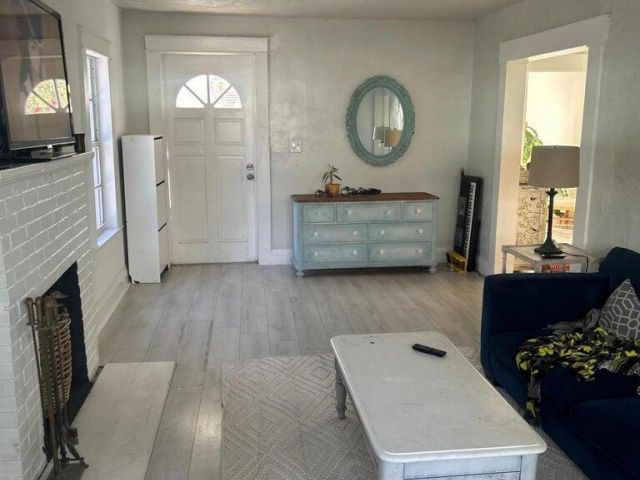 Home for rent at 820 30th Street - photo 6656395