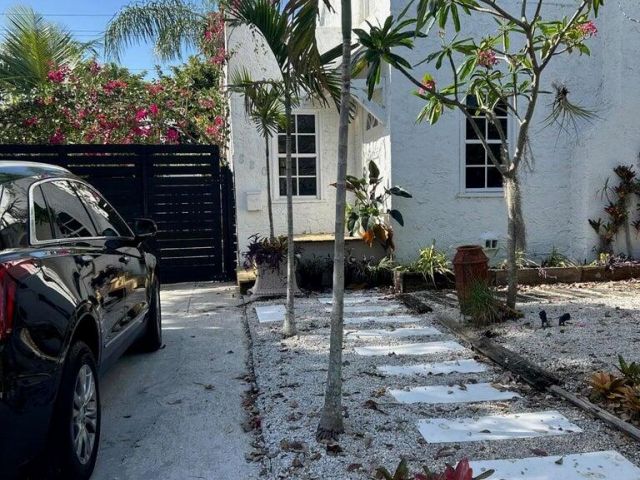 Home for rent at 820 30th Street - photo 6656402