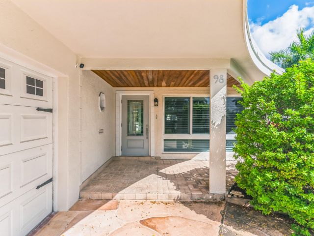 Home for rent at 98 SW 8th Avenue - photo 6644044