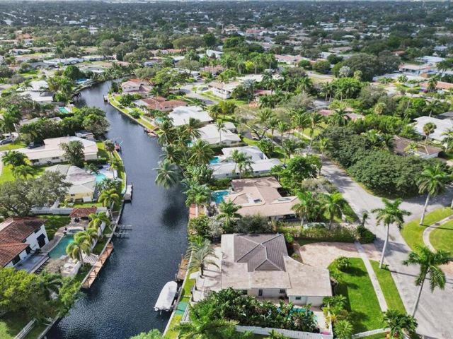 Home for rent at 98 SW 8th Avenue - photo 6644047