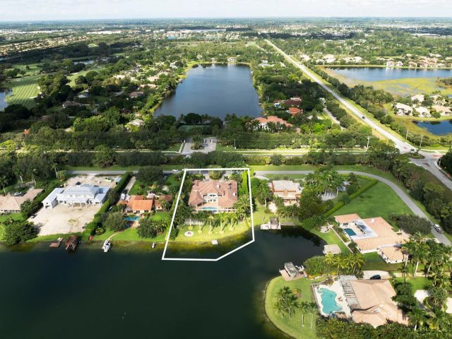 Home for sale at 9006 Wendy Lane W - photo 6660644