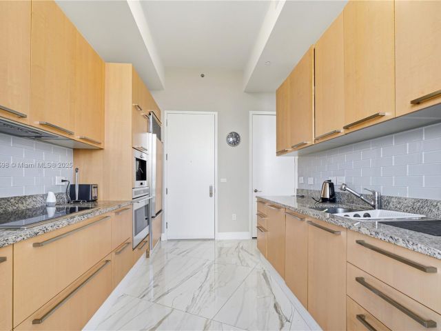 Apartment for sale  Unit #3705 - photo 6633632