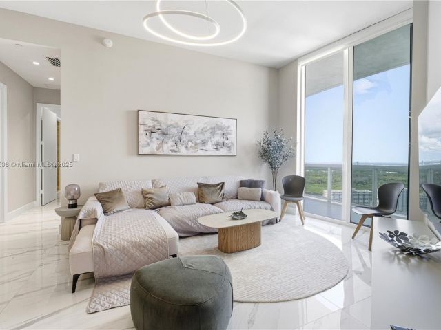 Apartment for sale  Unit #3705 - photo 6633639